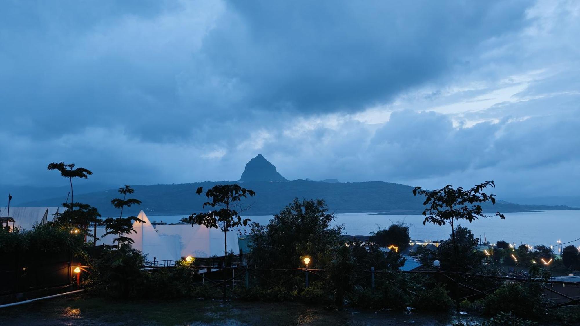 Shelby Pawana Lake Cottages & Camping Tents Lonavala Exteriör bild