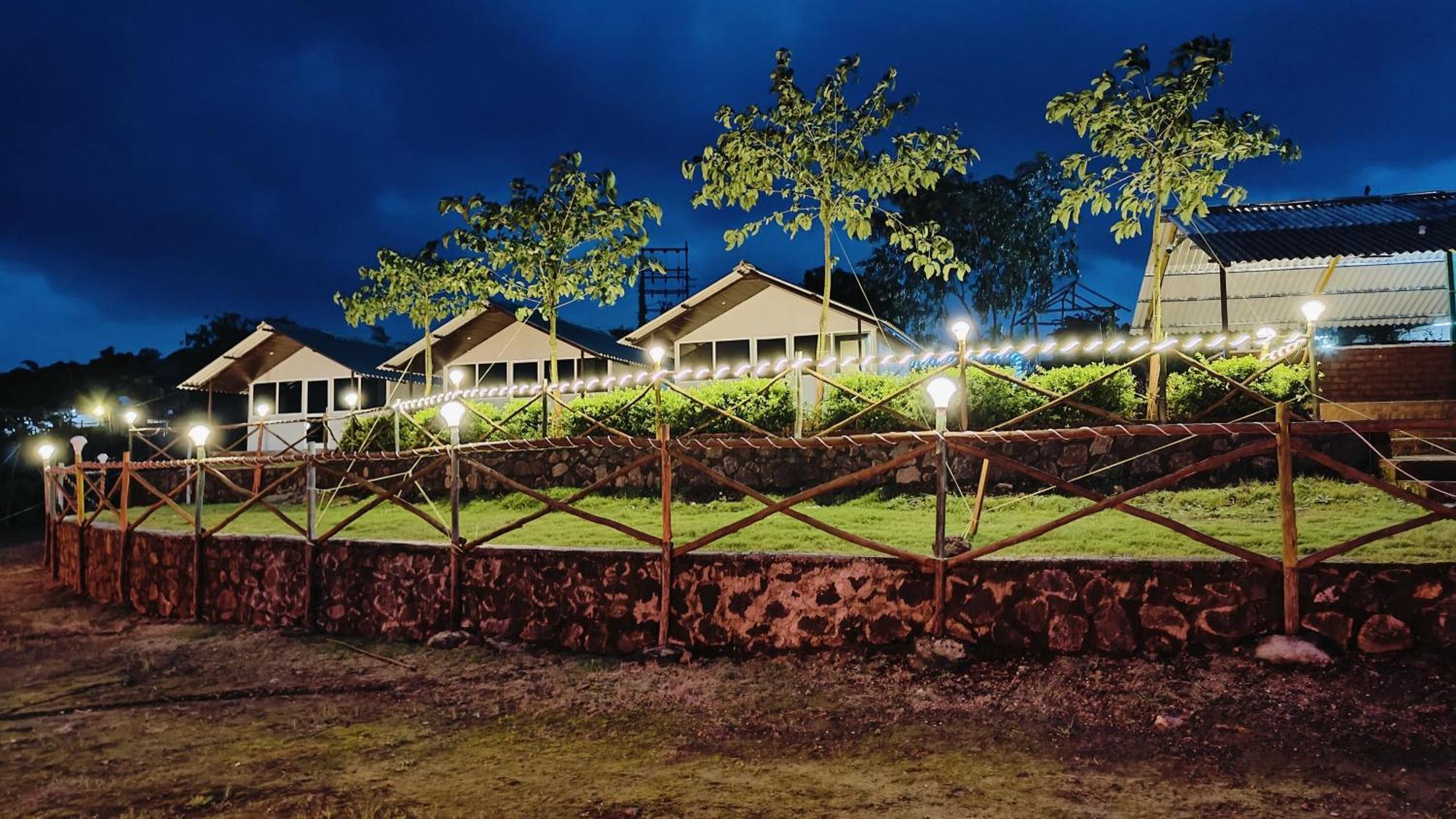 Shelby Pawana Lake Cottages & Camping Tents Lonavala Exteriör bild