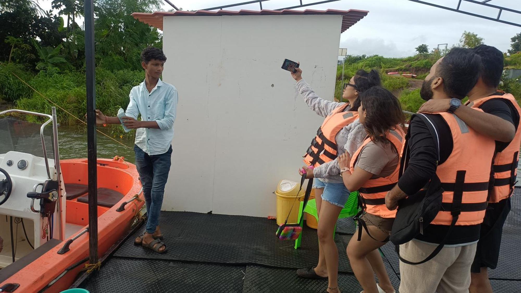 Shelby Pawana Lake Cottages & Camping Tents Lonavala Exteriör bild
