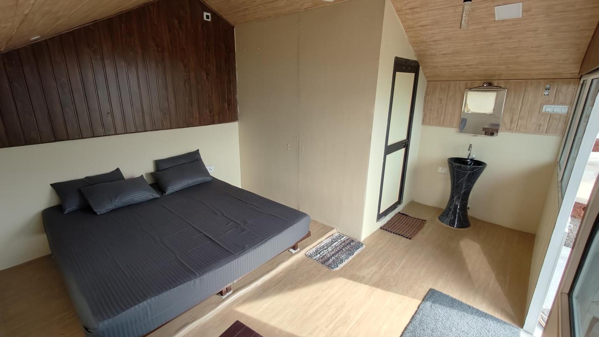 Shelby Pawana Lake Cottages & Camping Tents Lonavala Exteriör bild
